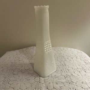 Vintage Anchor Hocking stars & bars white milk glass small square vase
